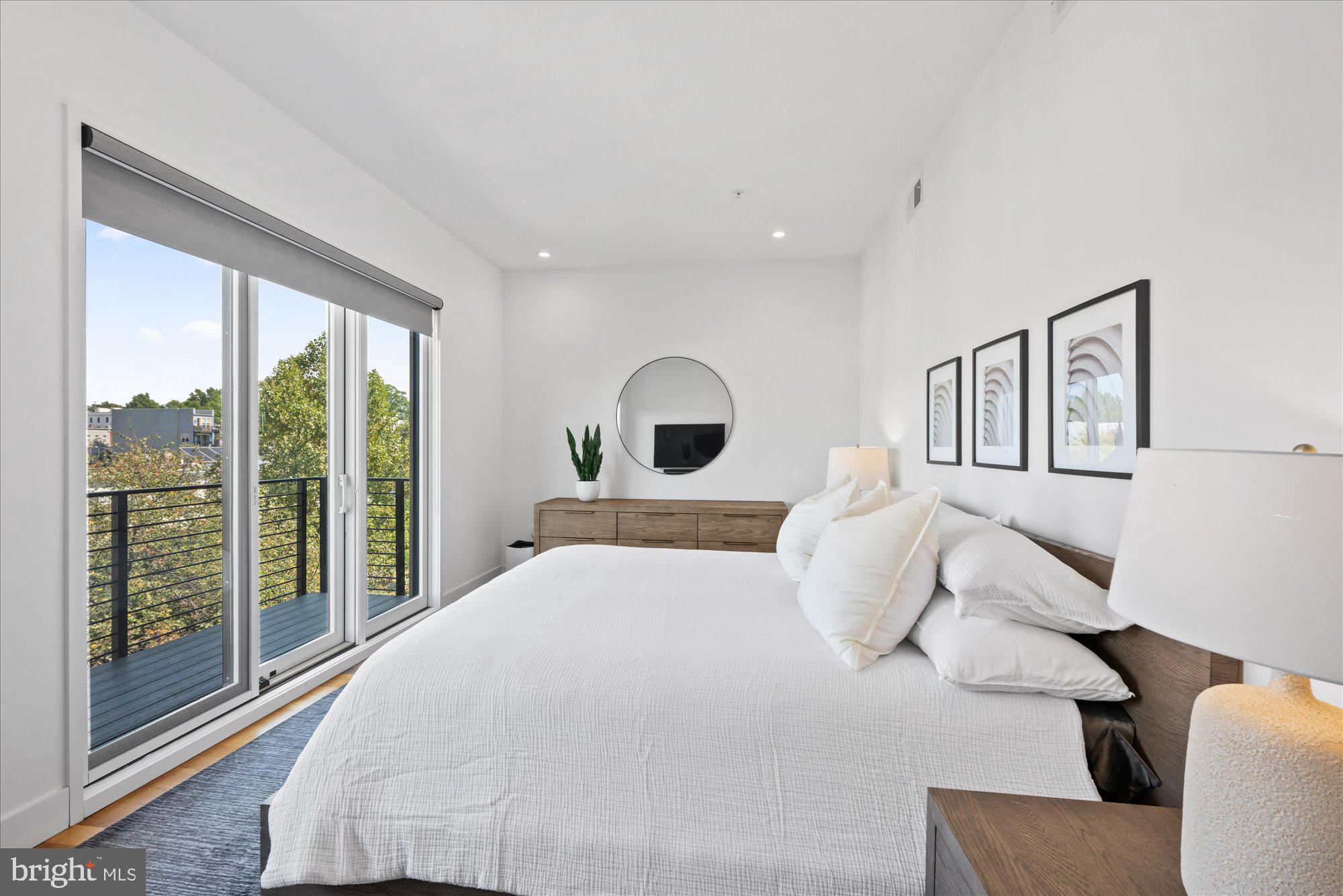 1125 MORSE STREET NE 3 PENTHOUSE