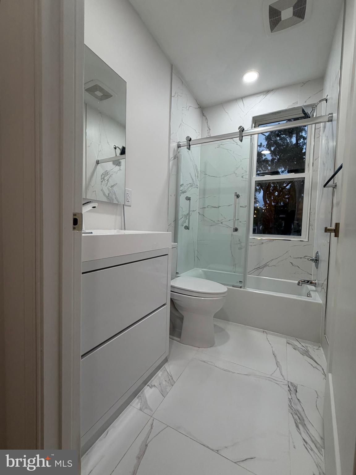 726 ROXBORO PLACE NW