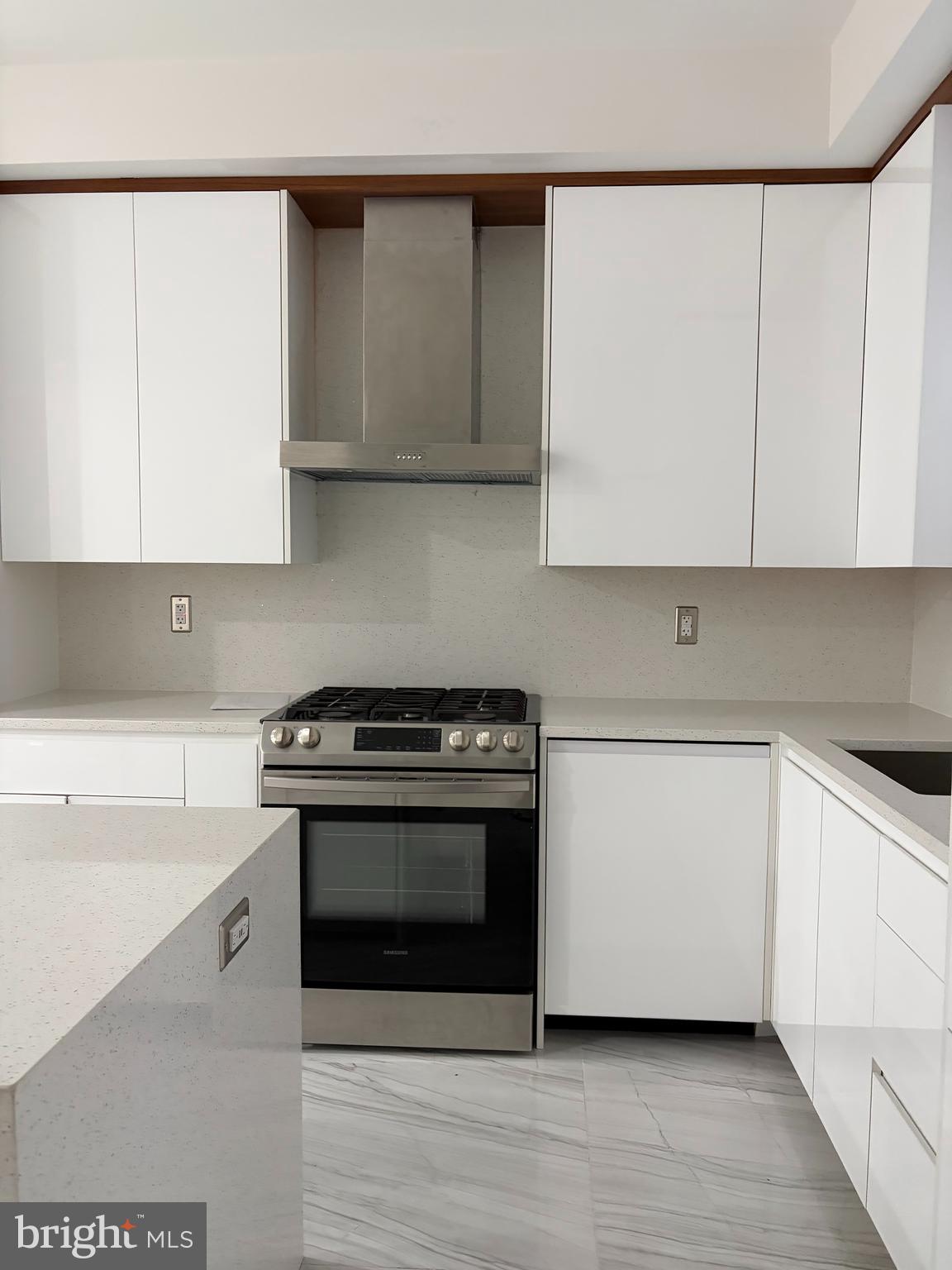 726 ROXBORO PLACE NW