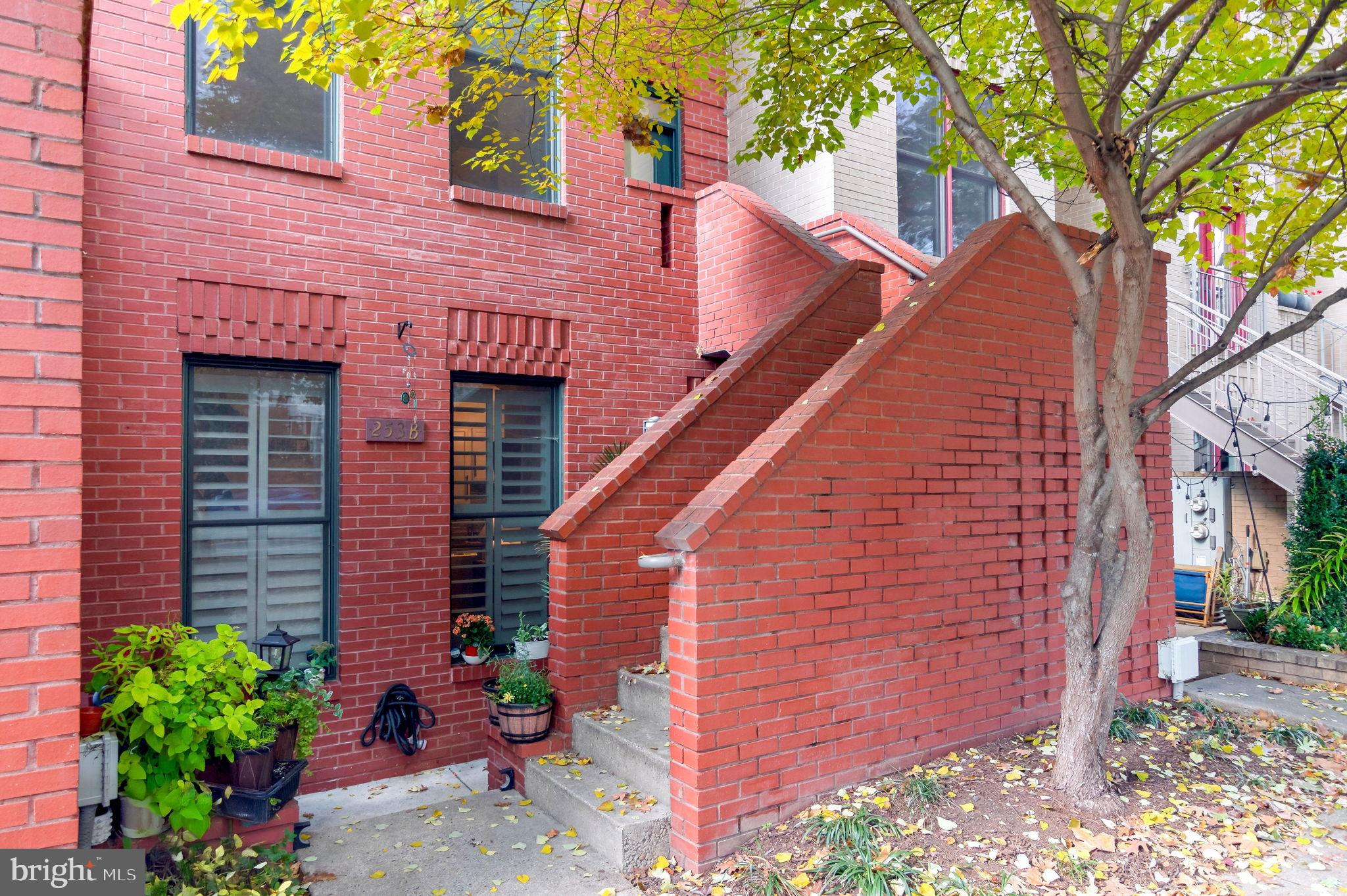 253 14TH STREET SE A