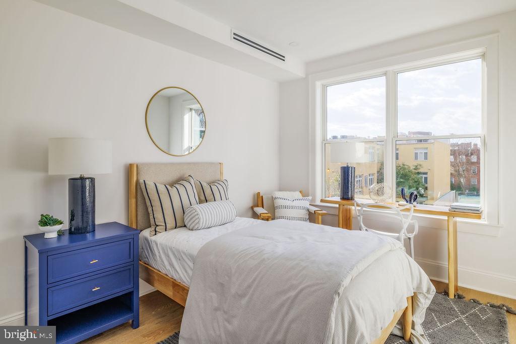 2460 ONTARIO ROAD NW