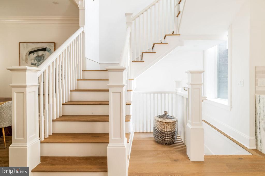 2460 ONTARIO ROAD NW