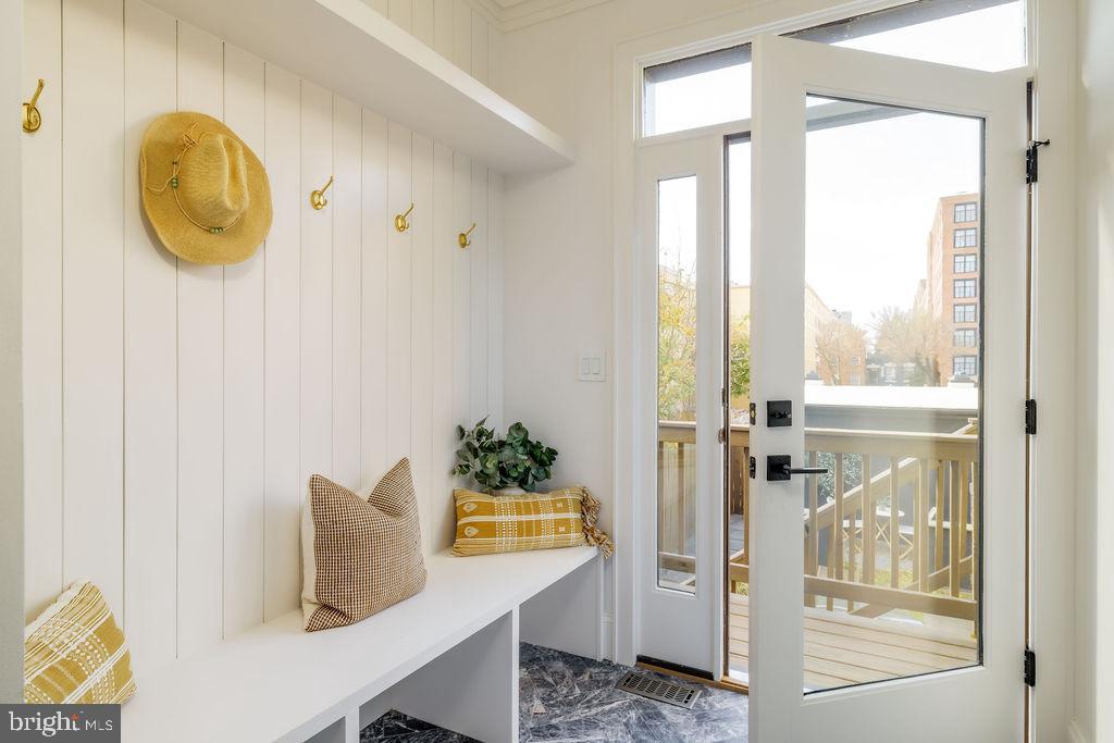 2460 ONTARIO ROAD NW