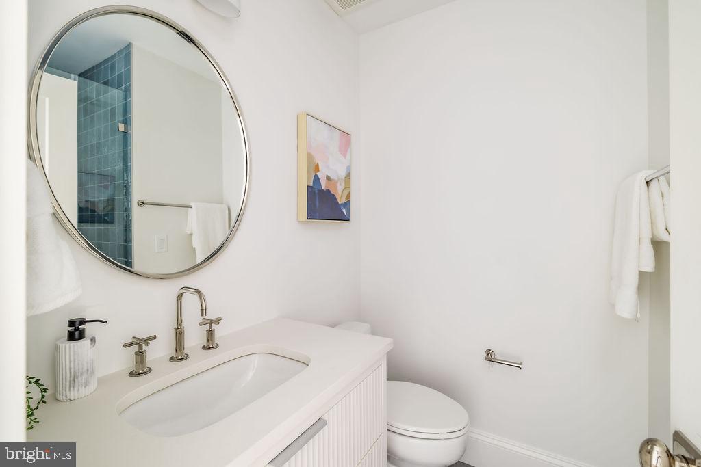 2460 ONTARIO ROAD NW