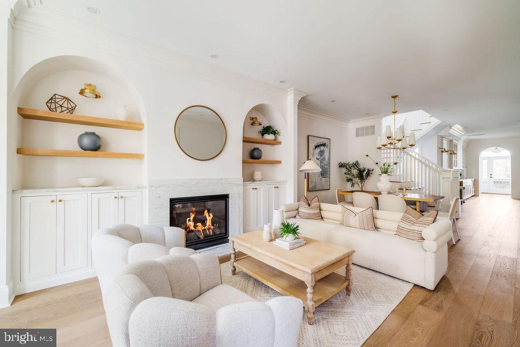 2460 ONTARIO ROAD NW