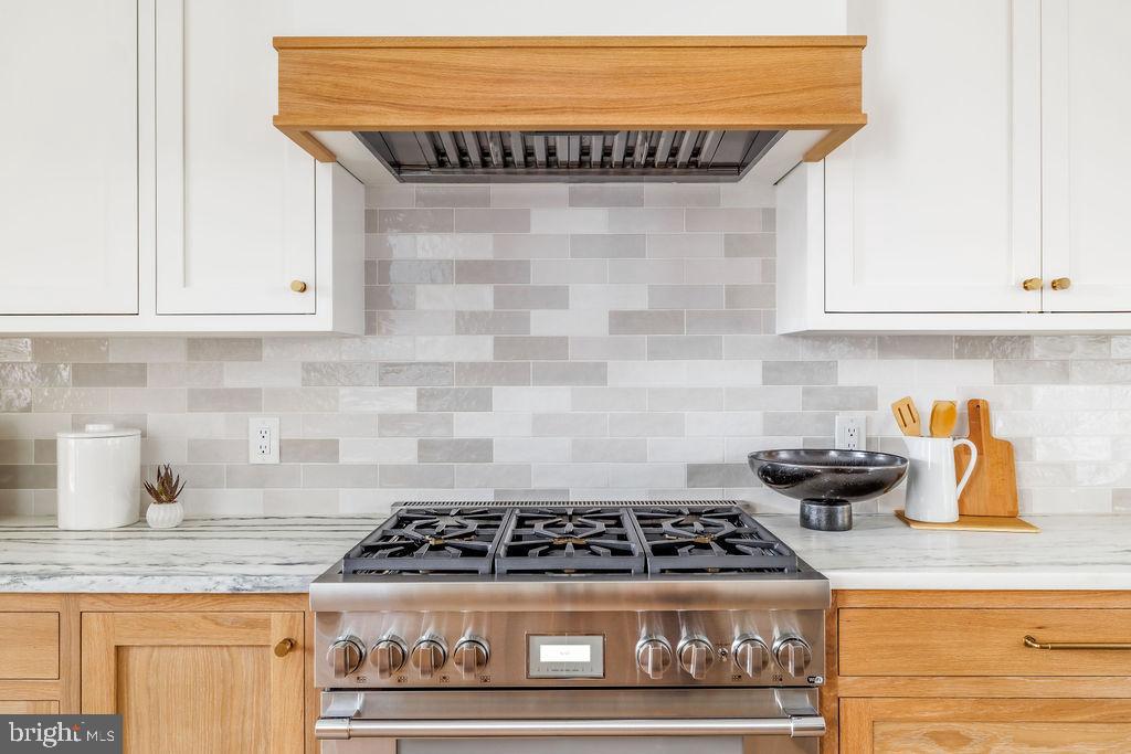 2460 ONTARIO ROAD NW