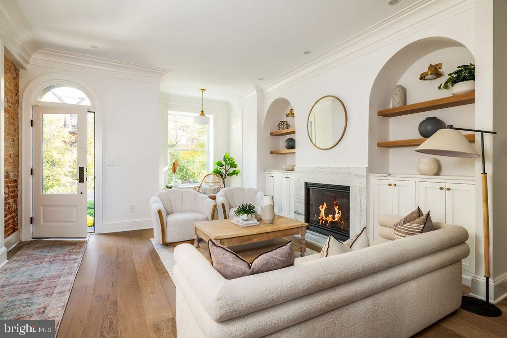 2460 ONTARIO ROAD NW