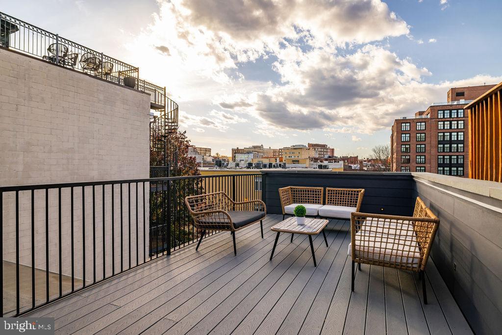 2460 ONTARIO ROAD NW