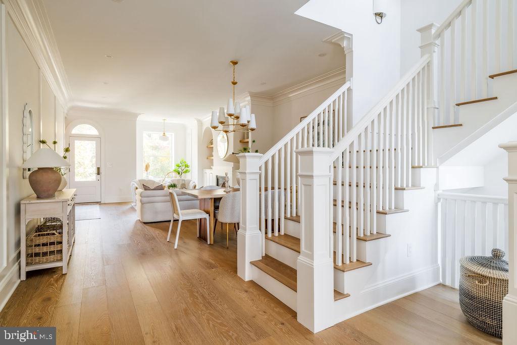 2460 ONTARIO ROAD NW