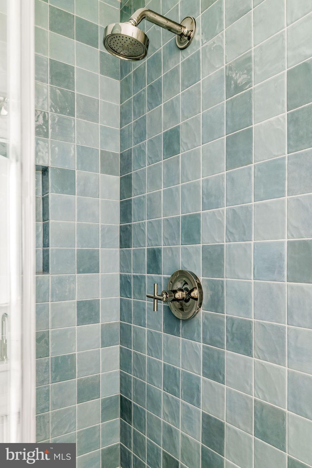 2460 ONTARIO ROAD NW