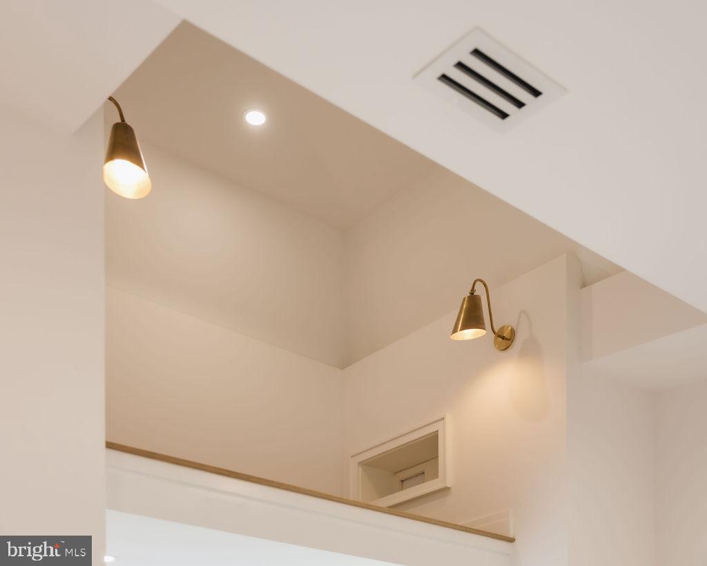 2460 ONTARIO ROAD NW