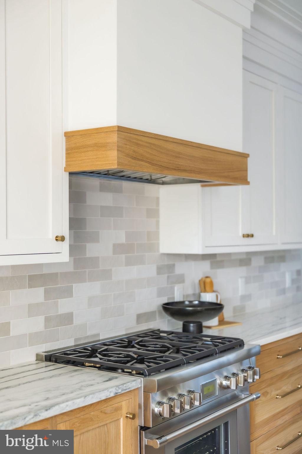 2460 ONTARIO ROAD NW