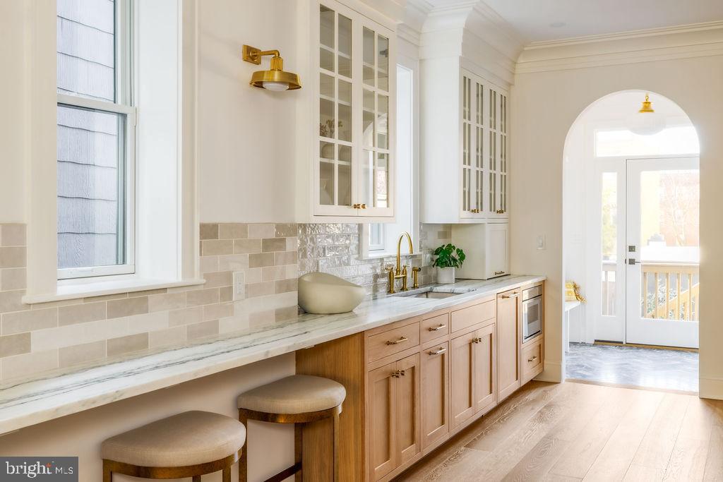 2460 ONTARIO ROAD NW