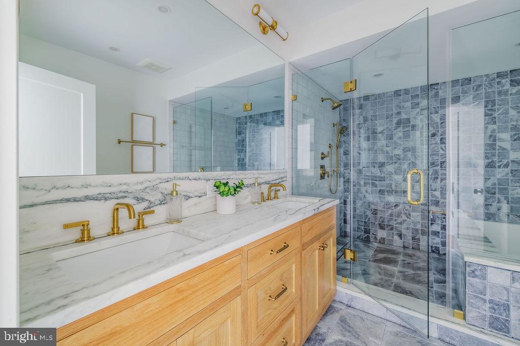 2460 ONTARIO ROAD NW