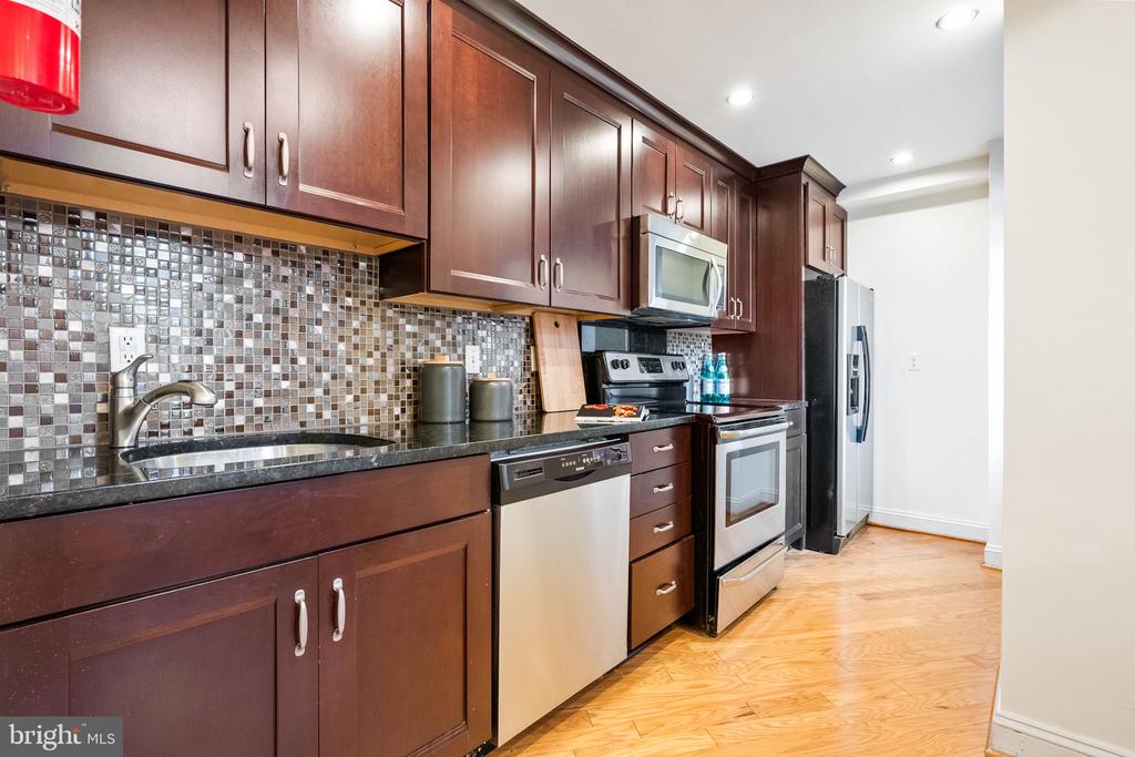 1621 T STREET NW 207