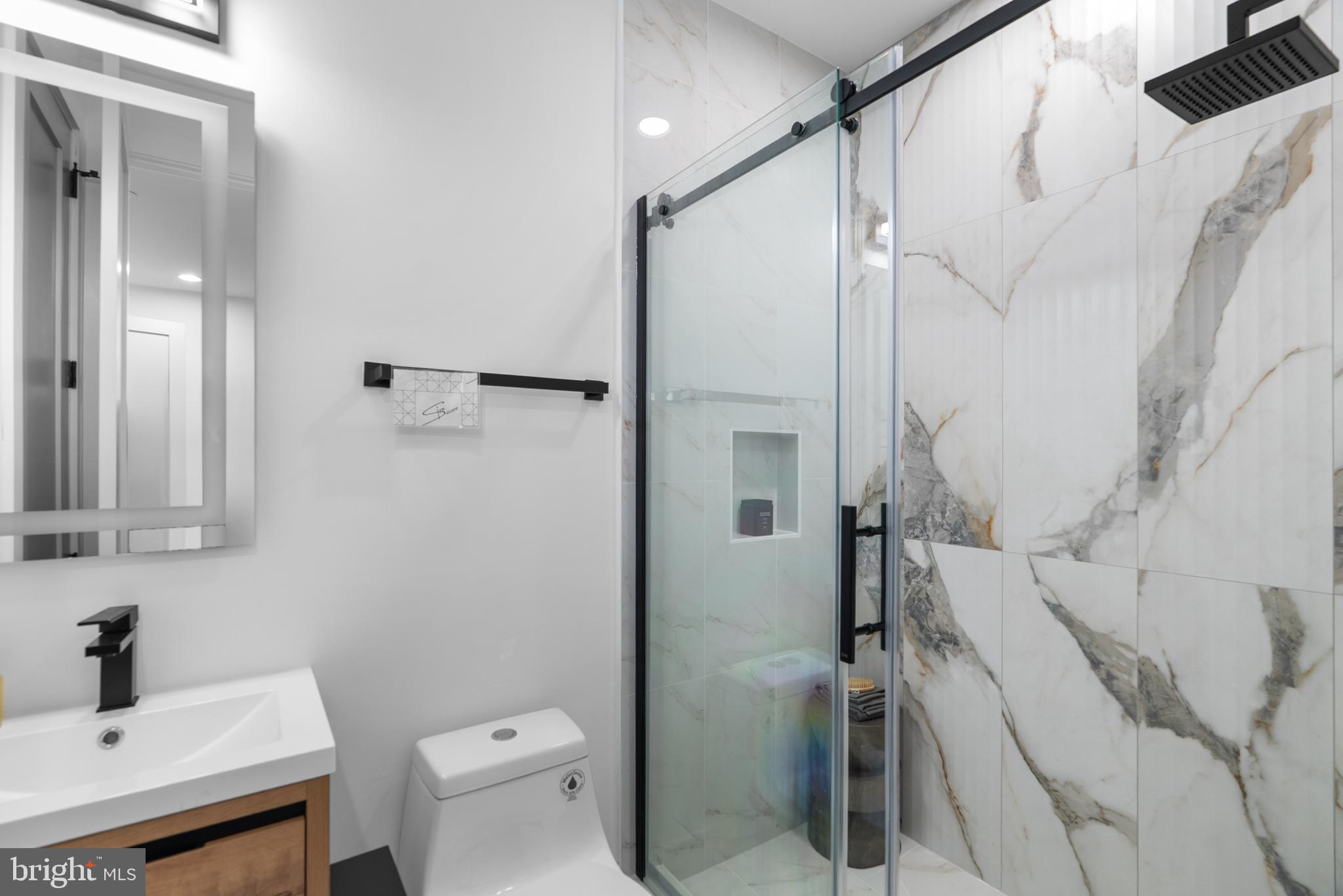 1140 OATES STREET NE 101