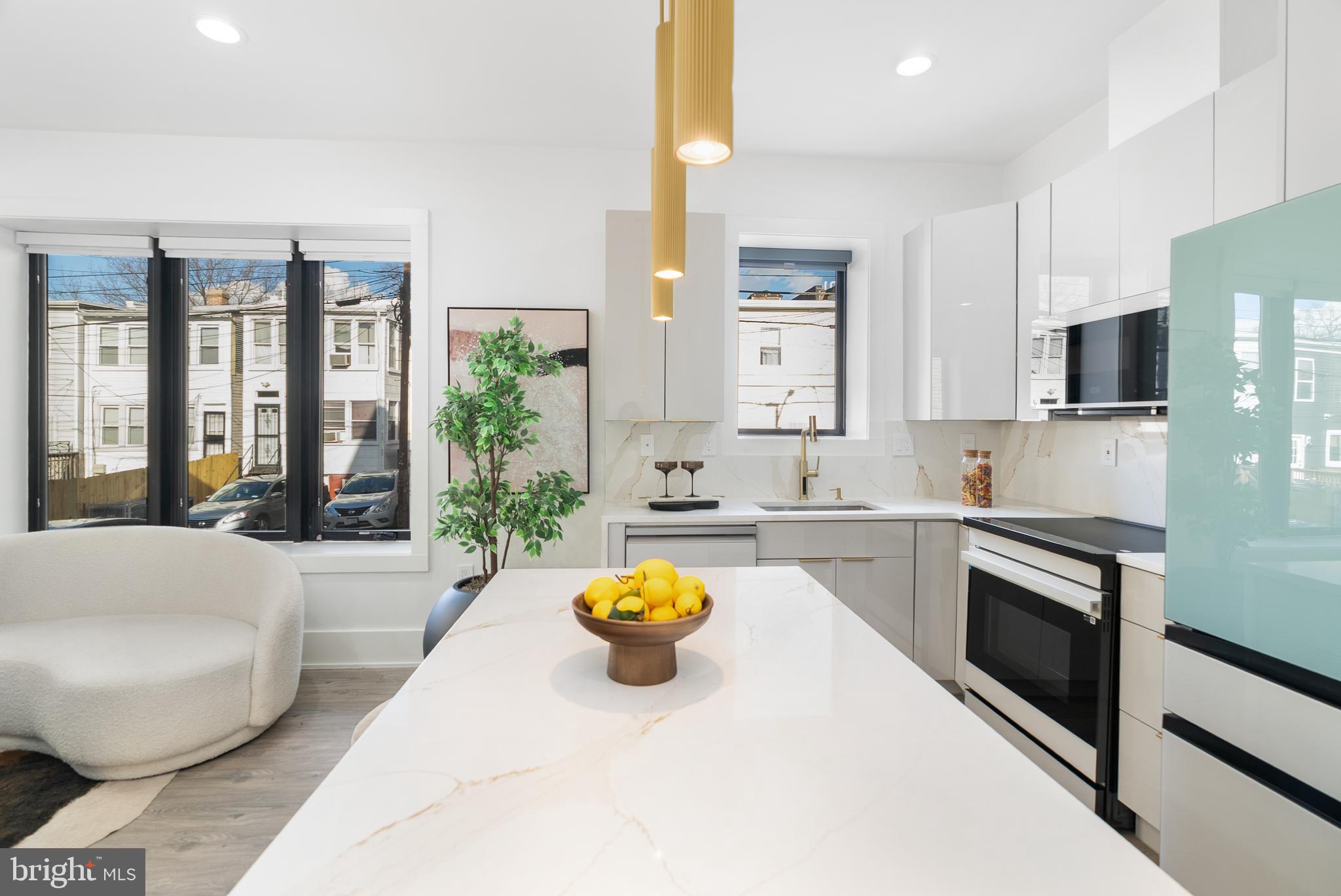 1140 OATES STREET NE 101