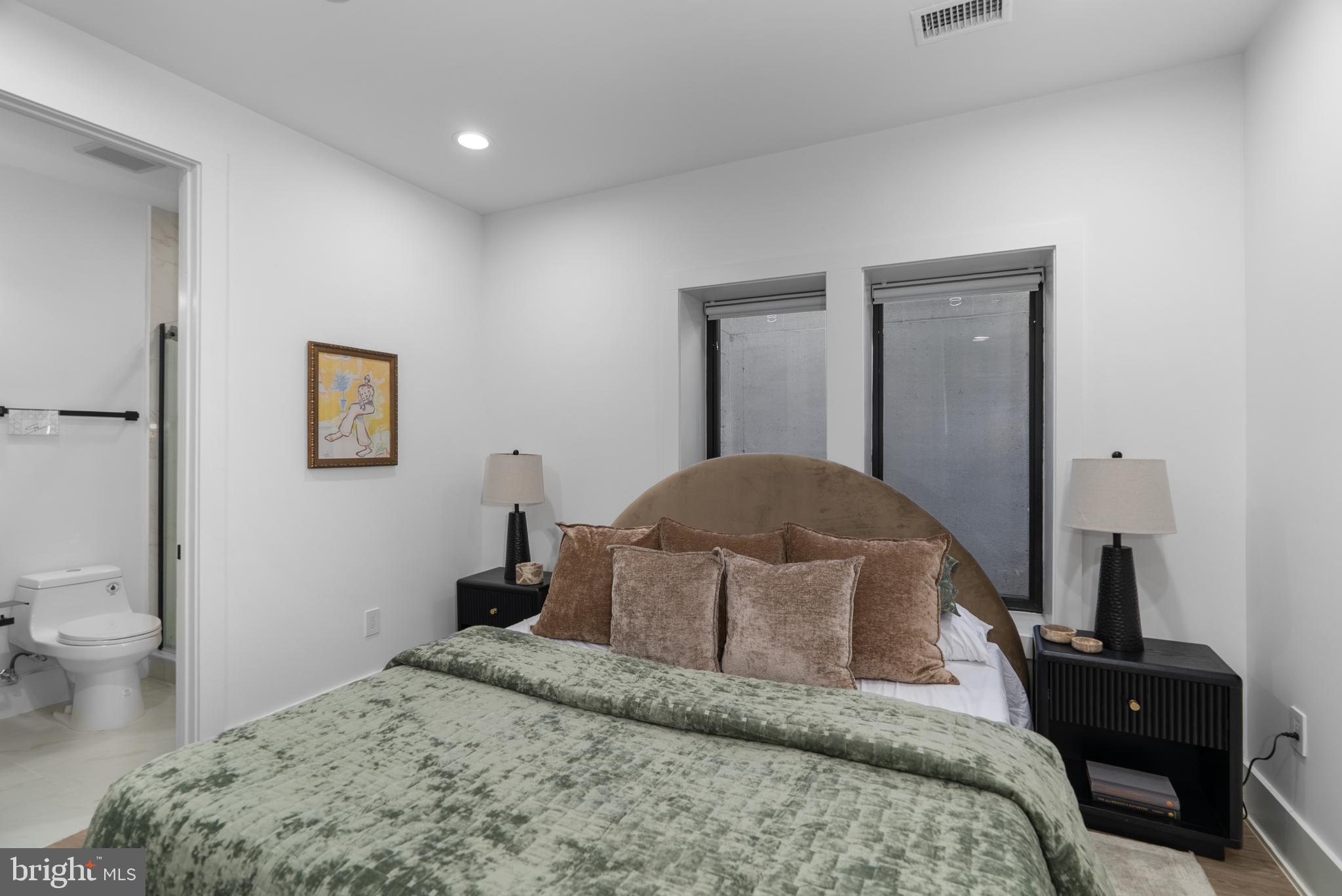 1140 OATES STREET NE 101