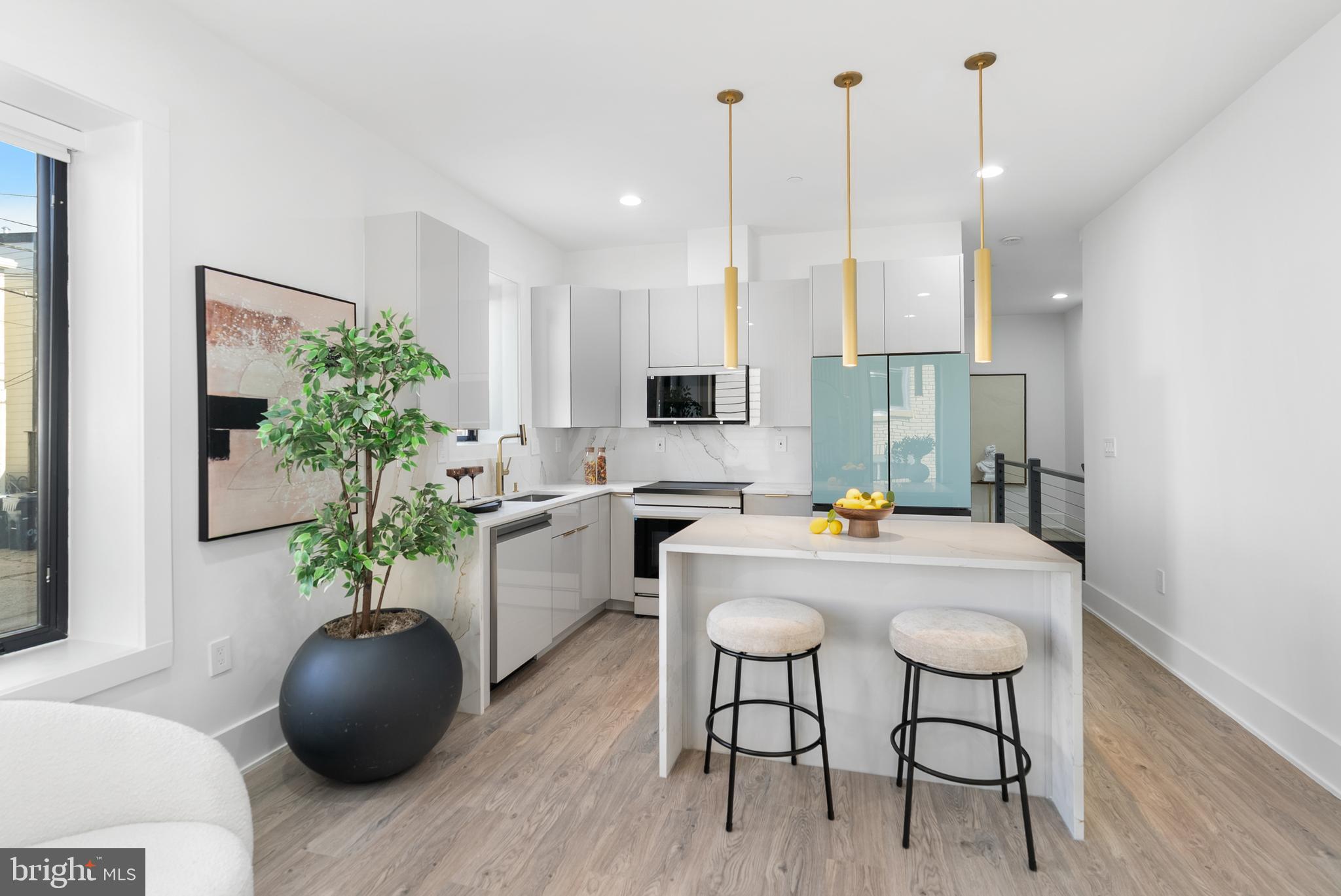 1140 OATES STREET NE 102