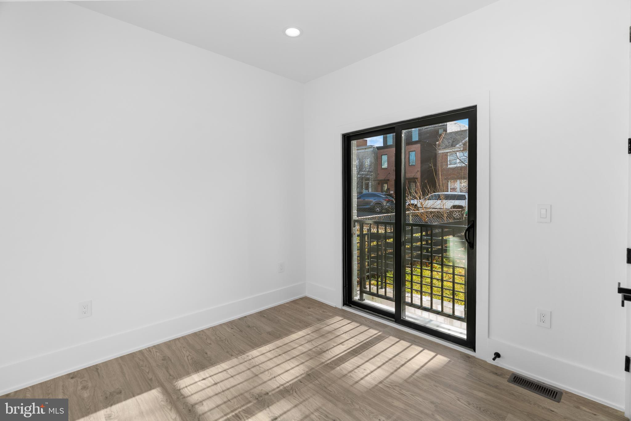 1140 OATES STREET NE 102