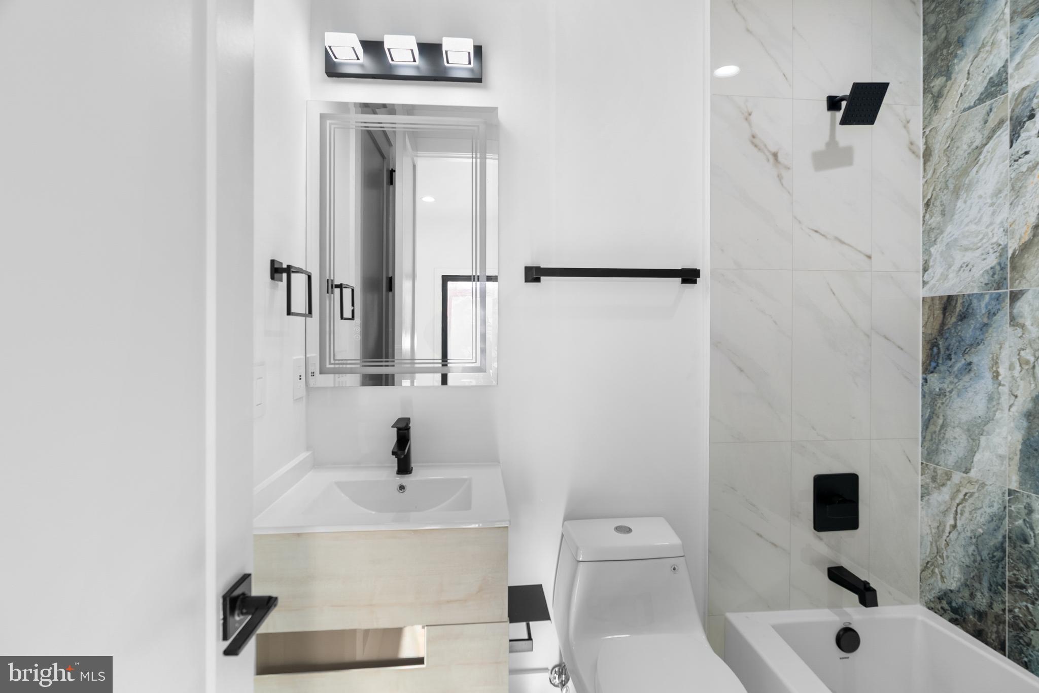 1140 OATES STREET NE 102