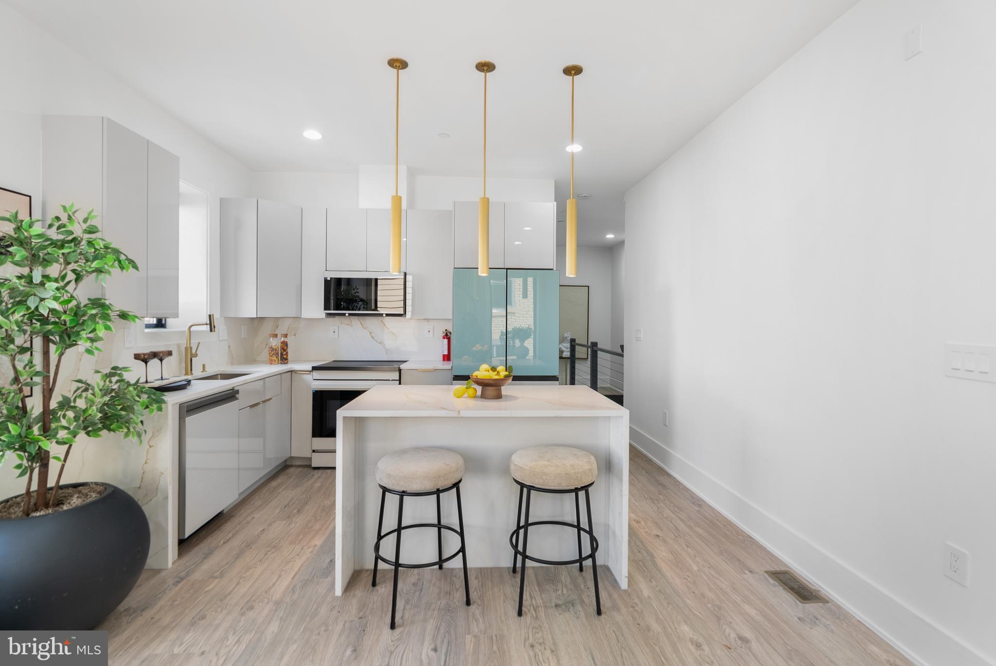 1140 OATES STREET NE 201