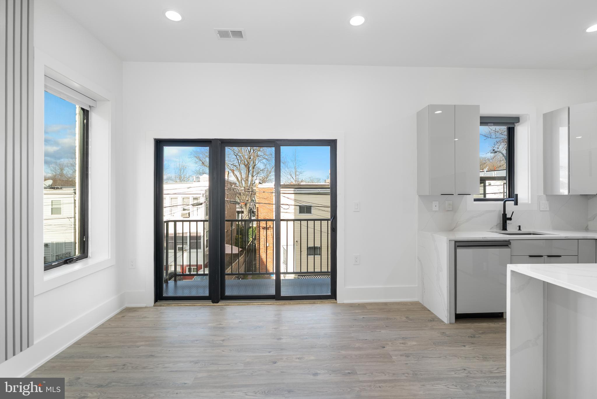 1140 OATES STREET NE 201