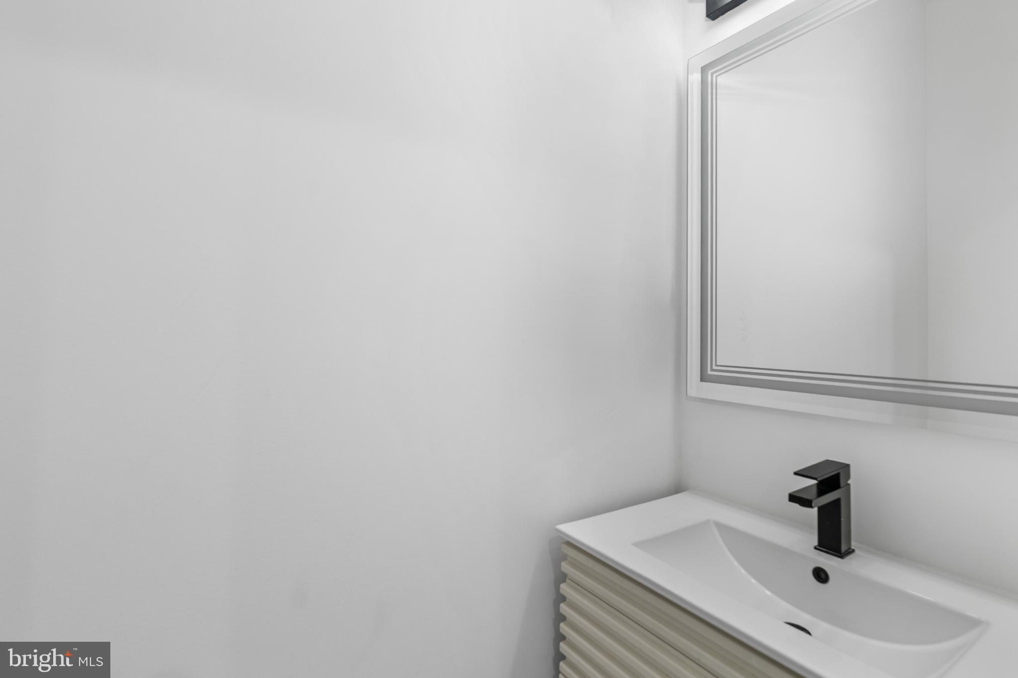 1140 OATES STREET NE 201