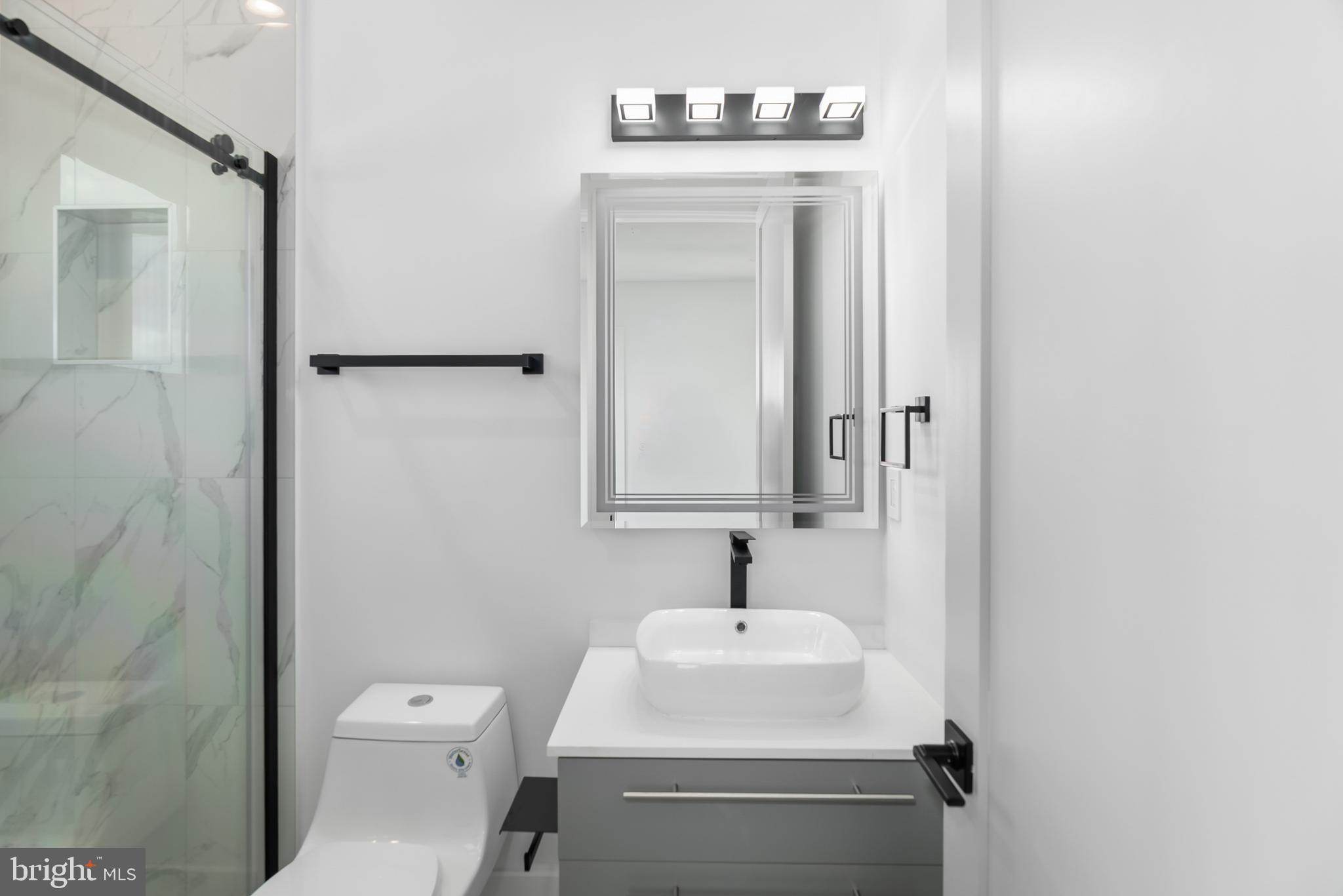 1140 OATES STREET NE 201