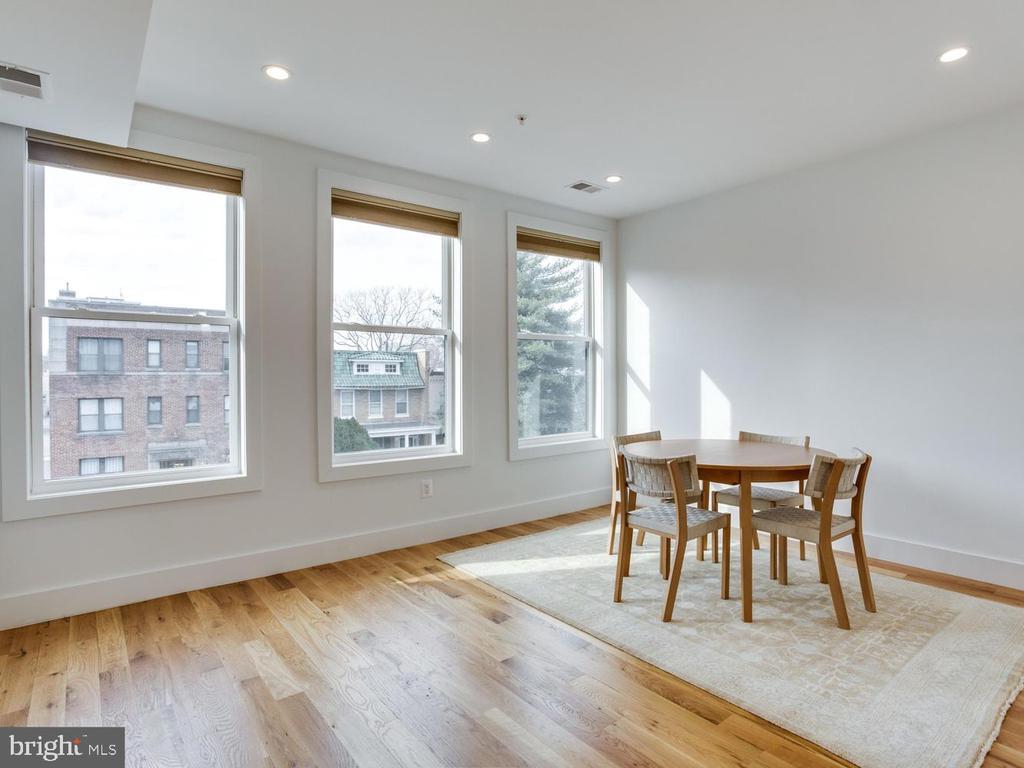 254 15TH STREET SE 4