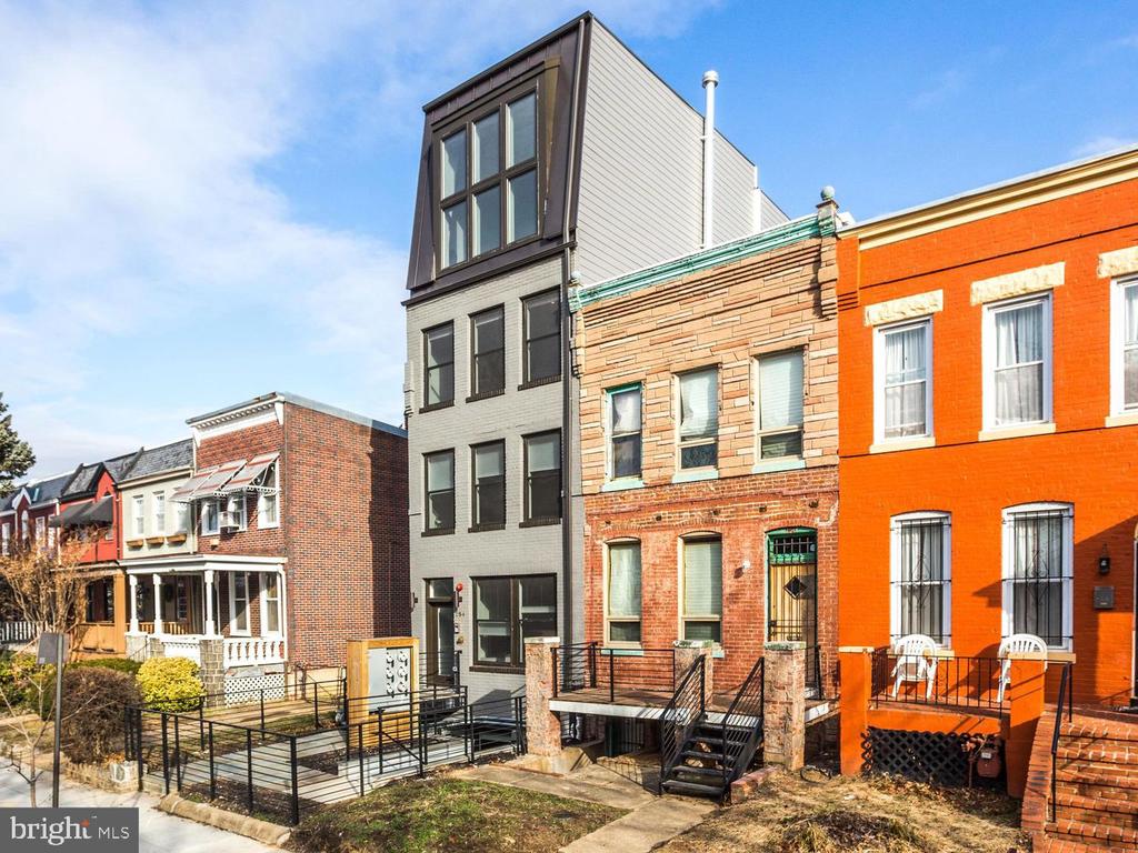 254 15TH STREET SE 4