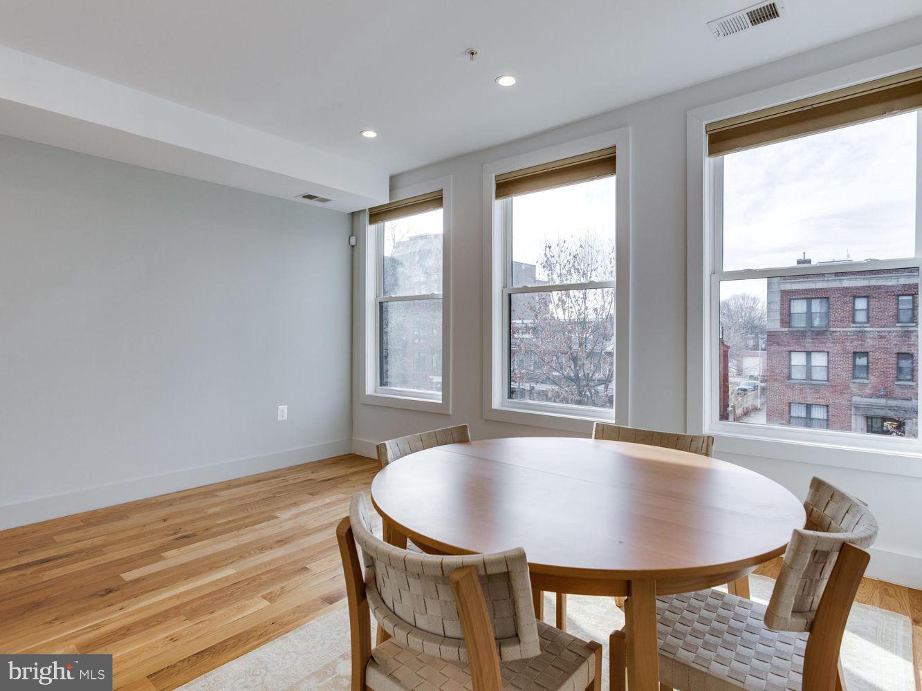 254 15TH STREET SE 4