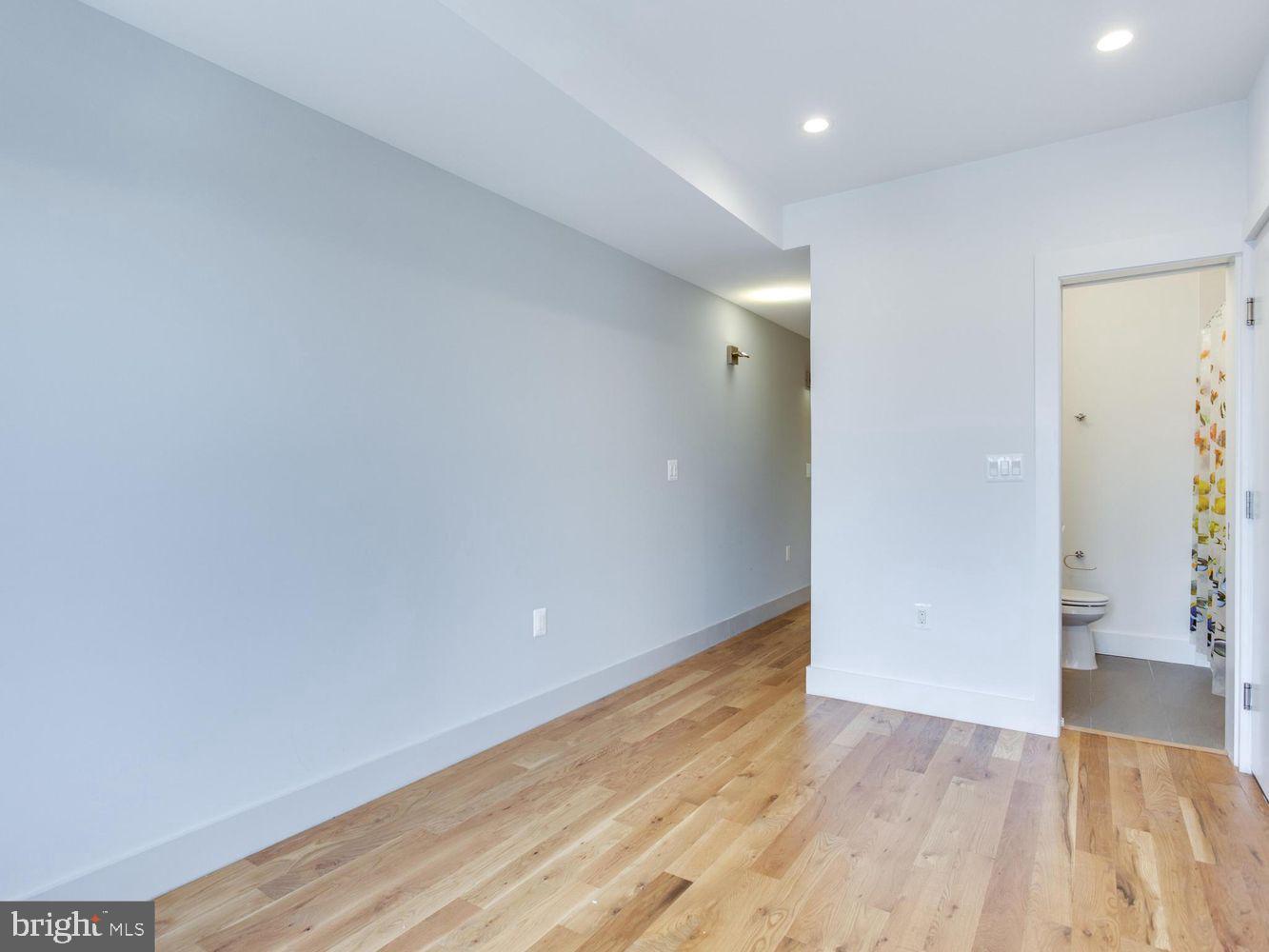254 15TH STREET SE 4