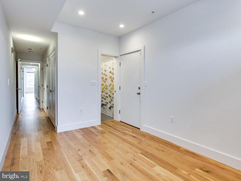 254 15TH STREET SE 4