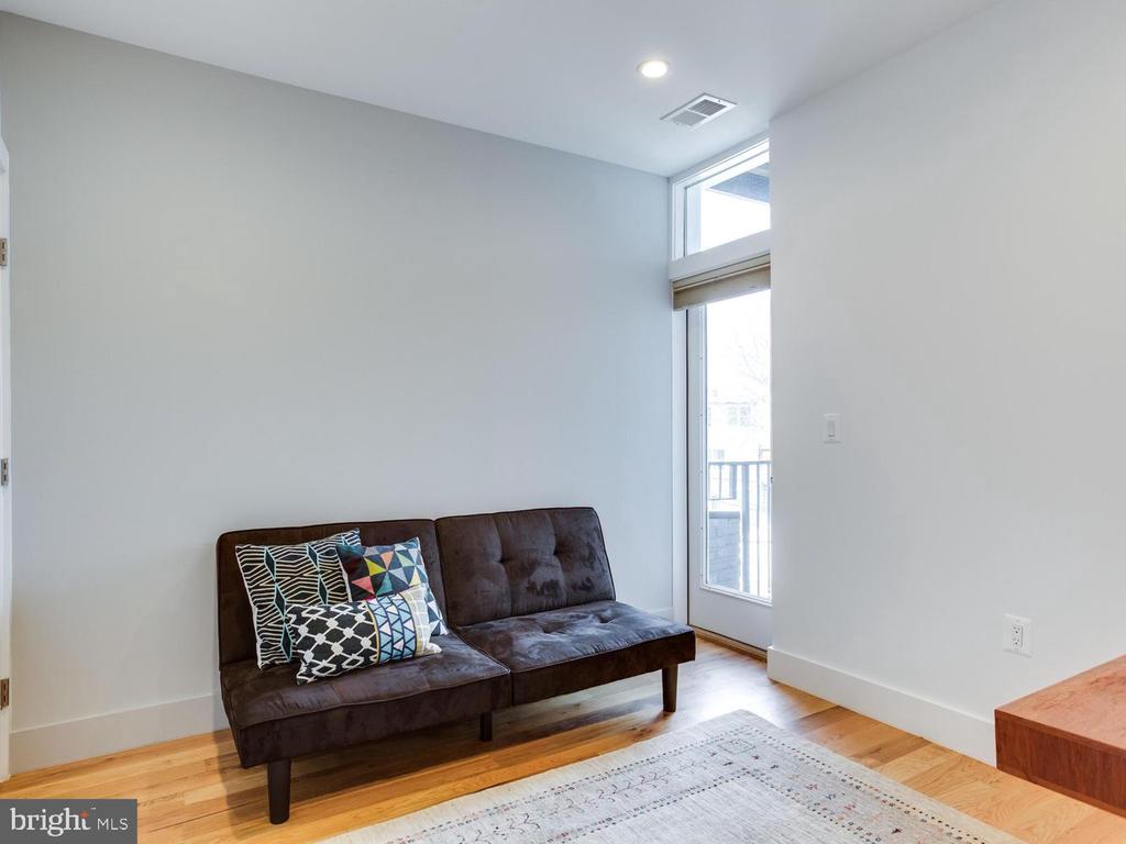 254 15TH STREET SE 4