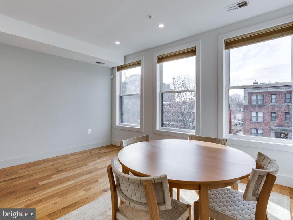 254 15TH STREET SE 4