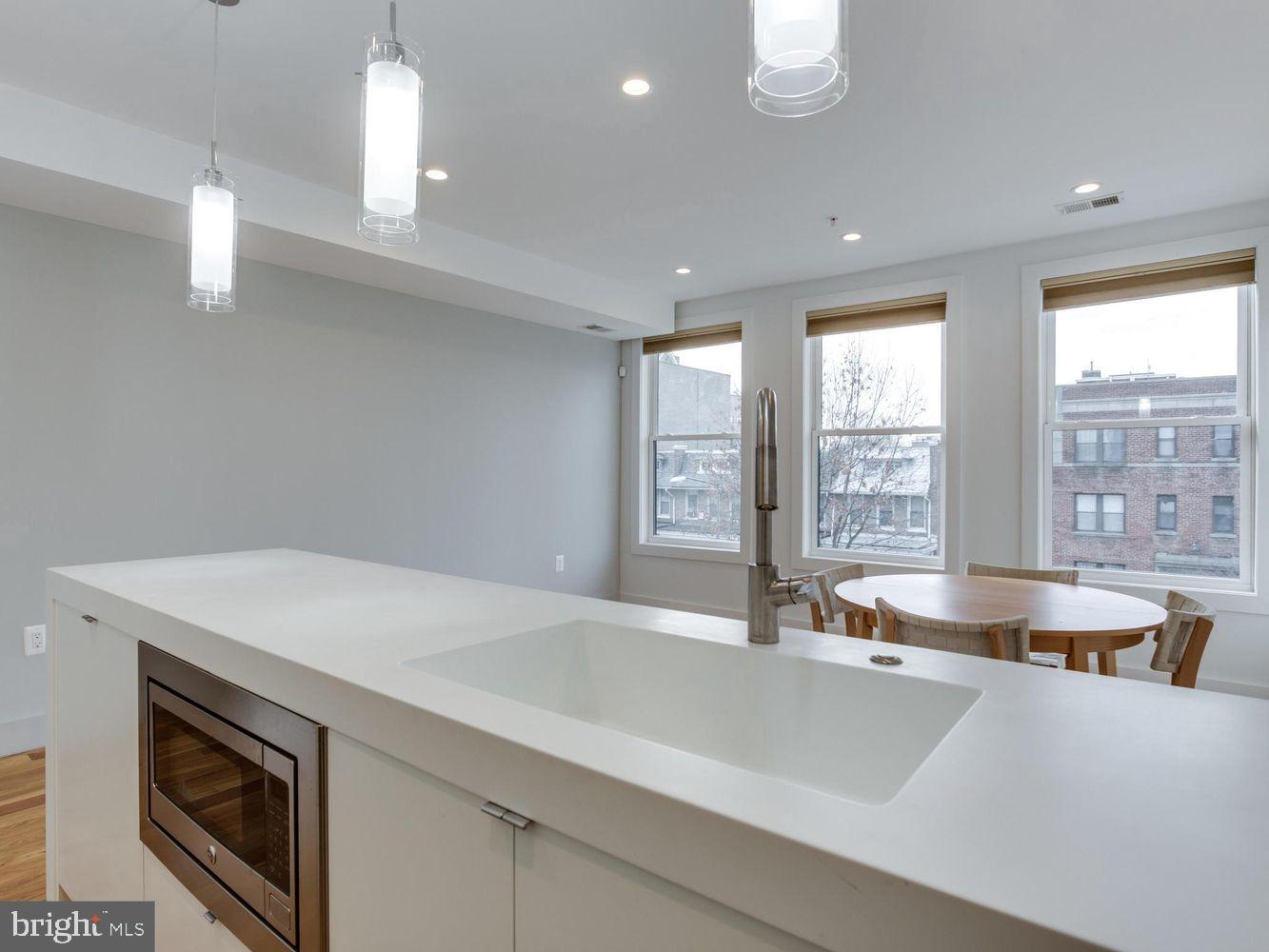 254 15TH STREET SE 4