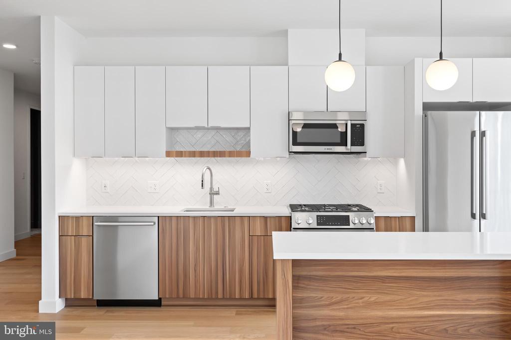 7175 12TH STREET NW Unit: 621