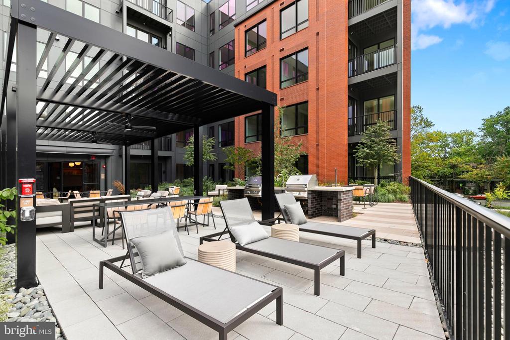 7175 12TH STREET NW Unit: 621
