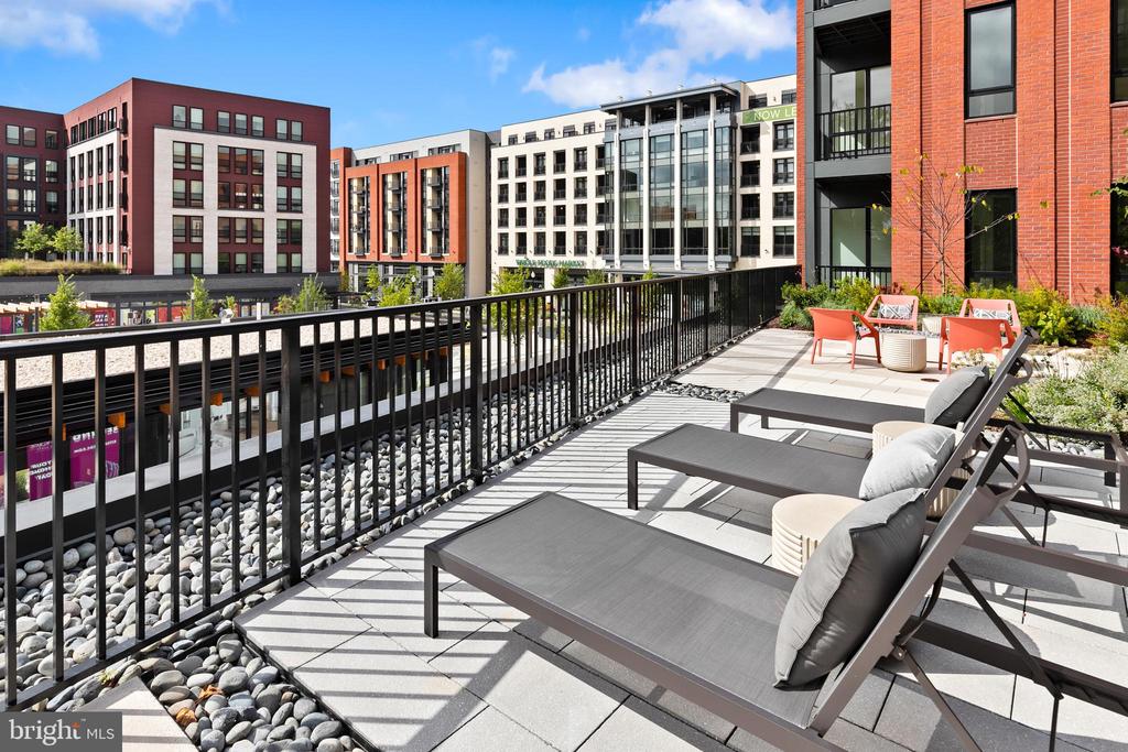 7175 12TH STREET NW Unit: 621