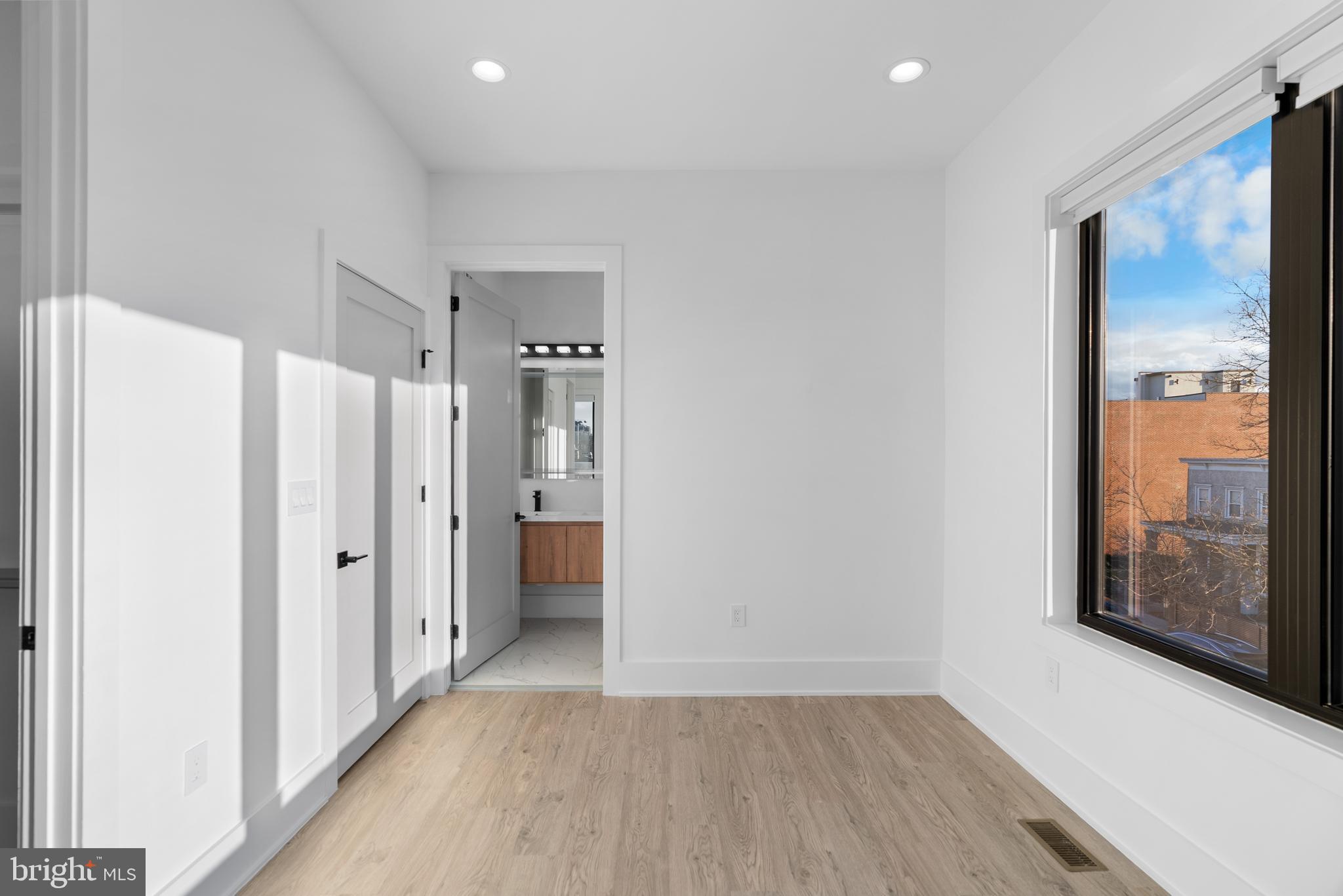 1140 OATES STREET NE 202