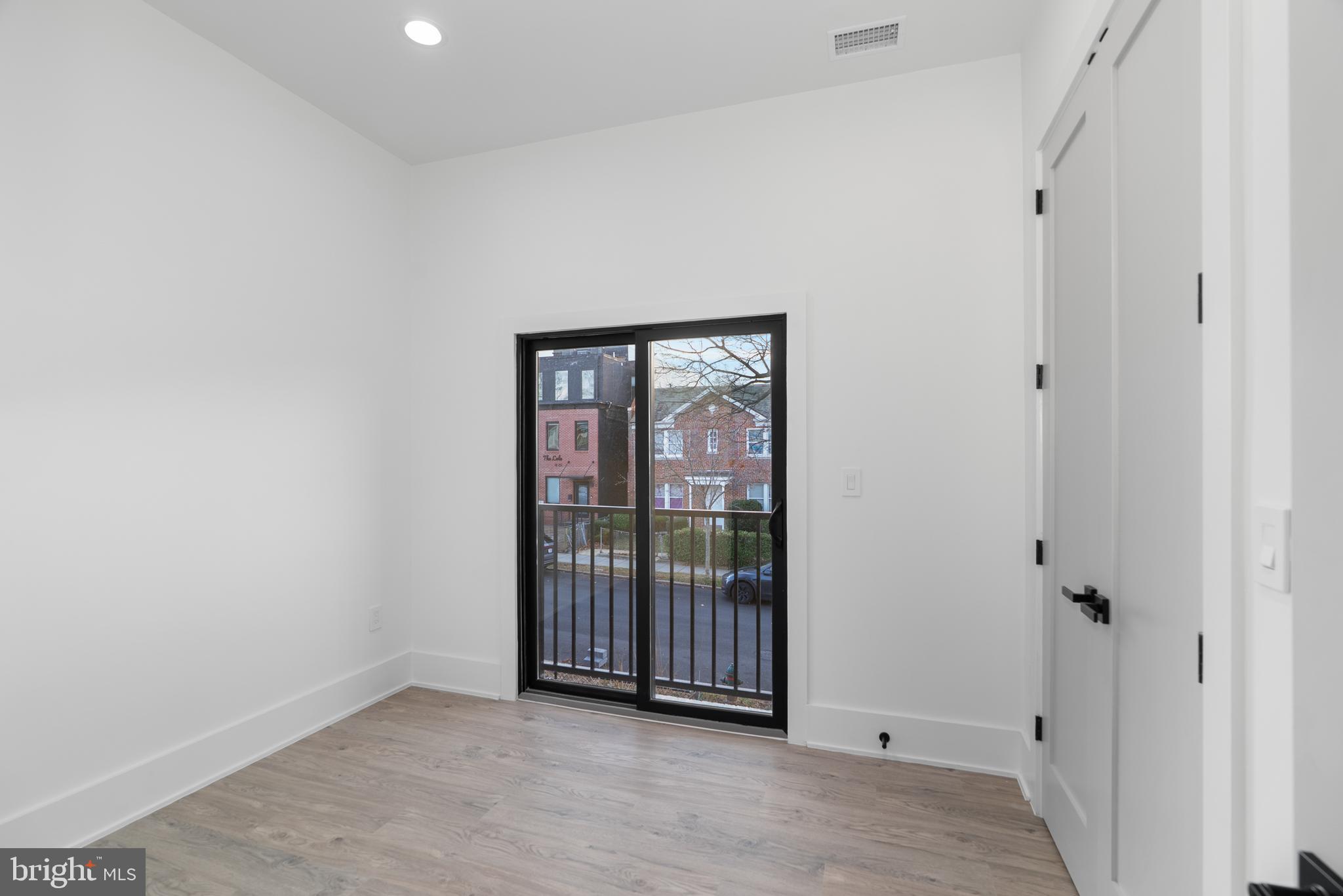 1140 OATES STREET NE 202