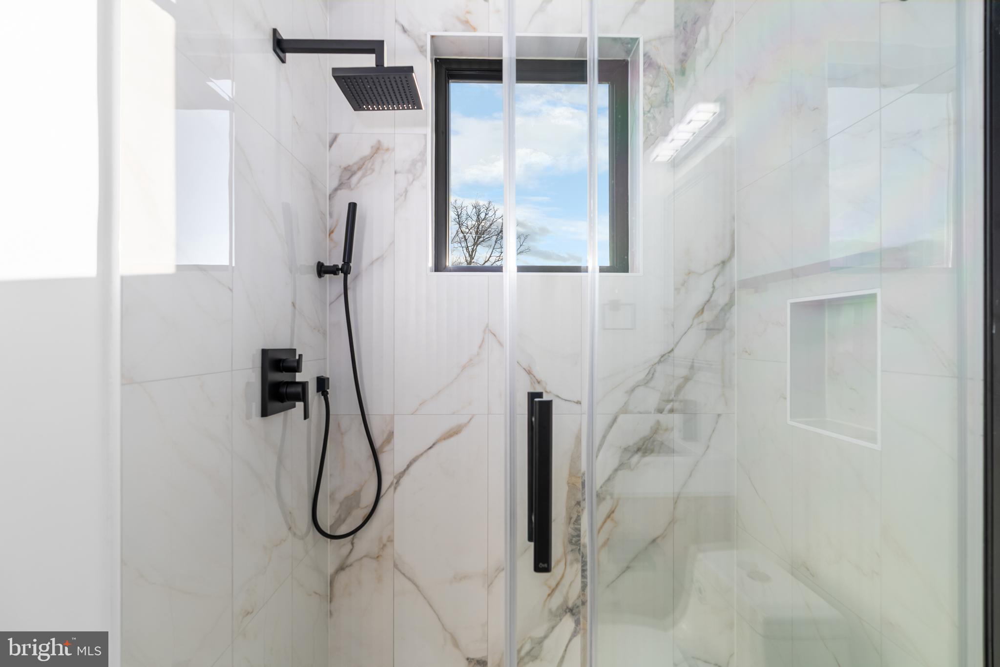 1140 OATES STREET NE 202