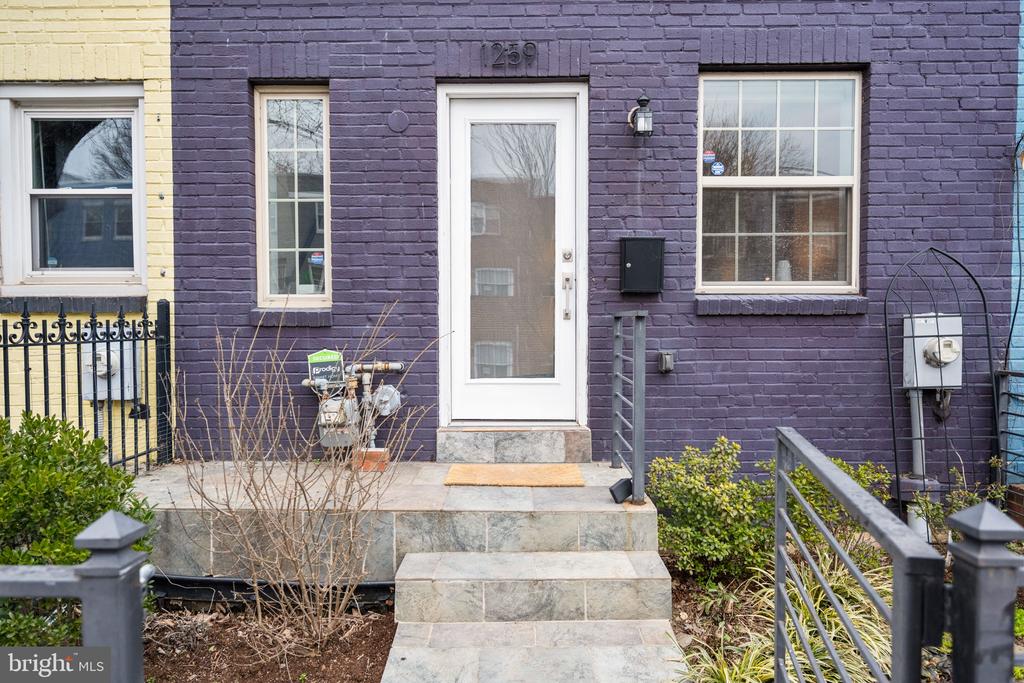 1259 16TH STREET NE