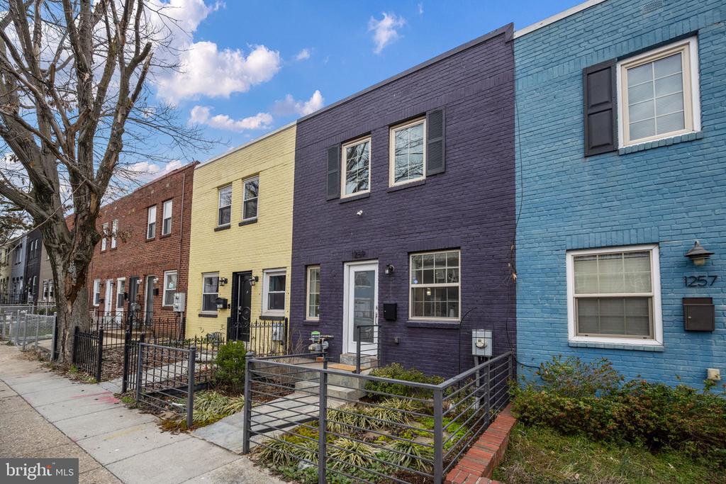 1259 16TH STREET NE