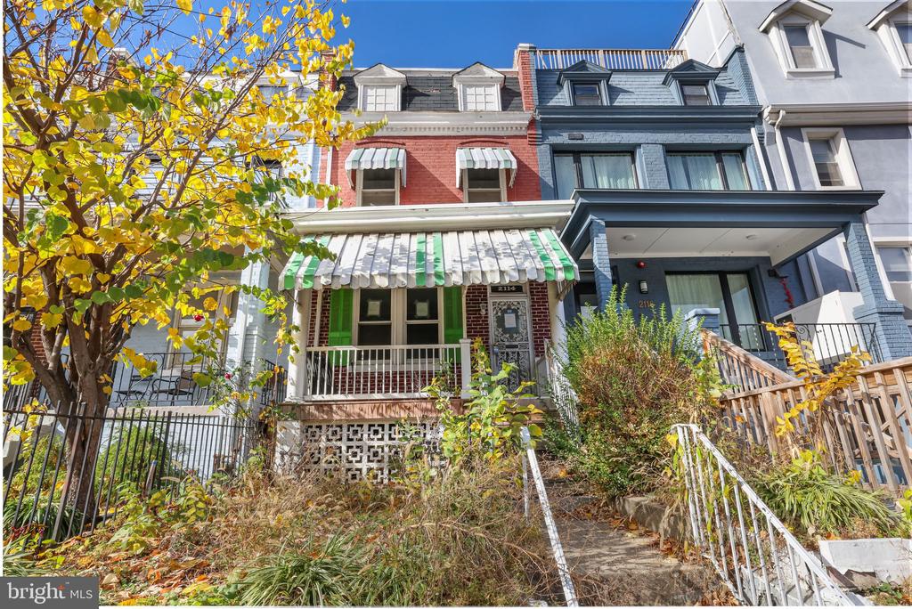 2114 4TH STREET NE