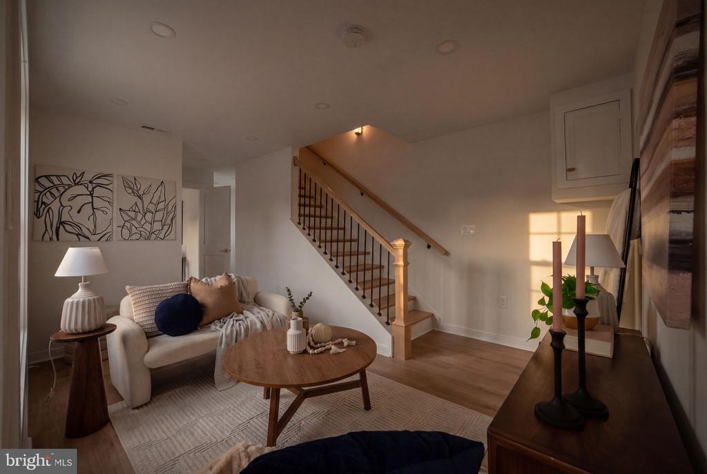 220 V STREET NE