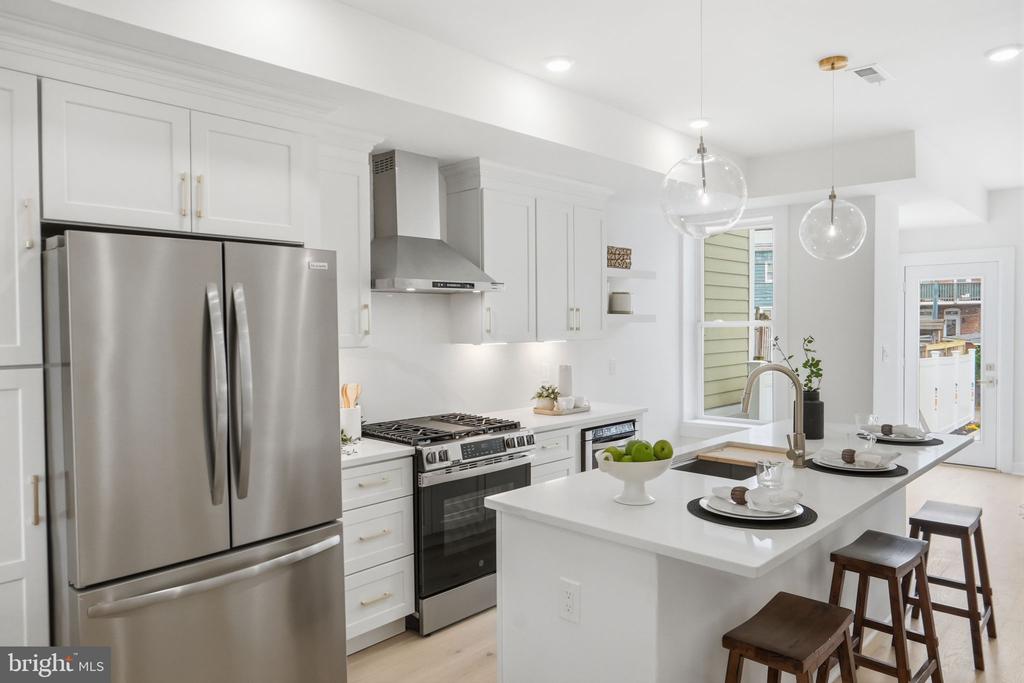 220 V STREET NE