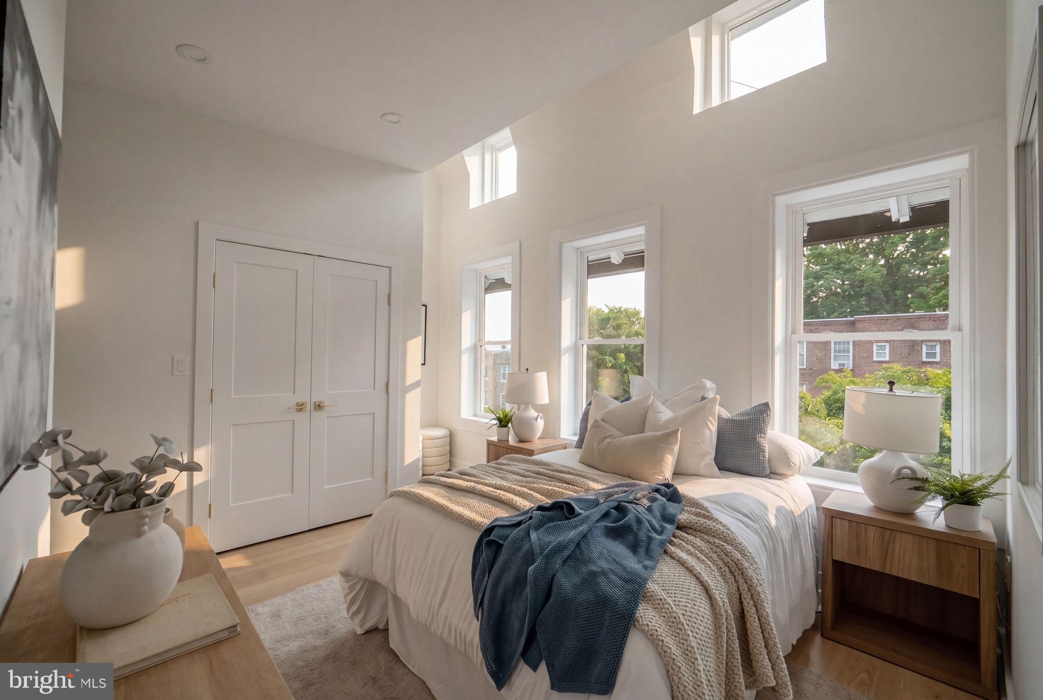220 V STREET NE