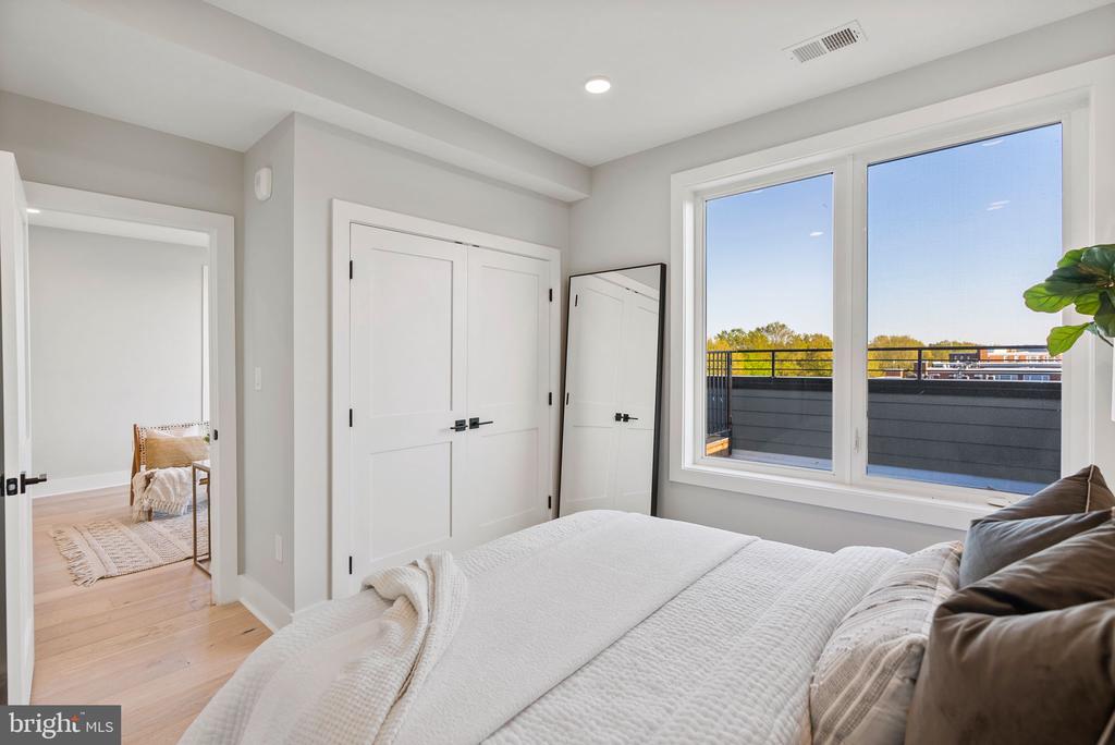 2019 M STREET NE PH9
